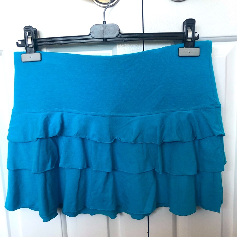 Frilly short skirt